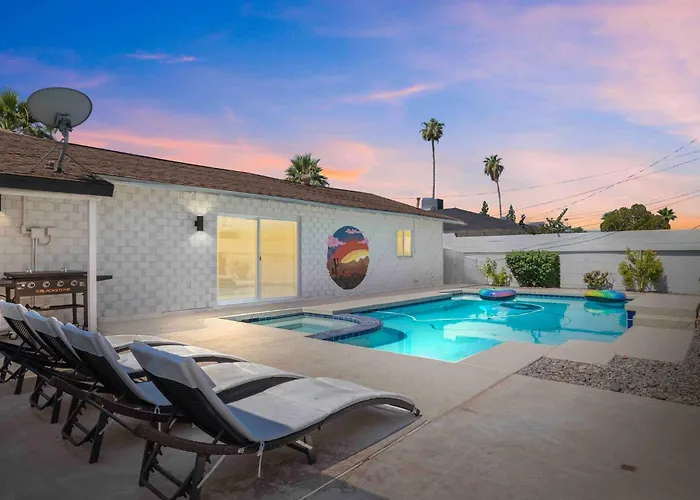 Serene Oasis Escape W/pool+spa Heart Of Holiday home Scottsdale