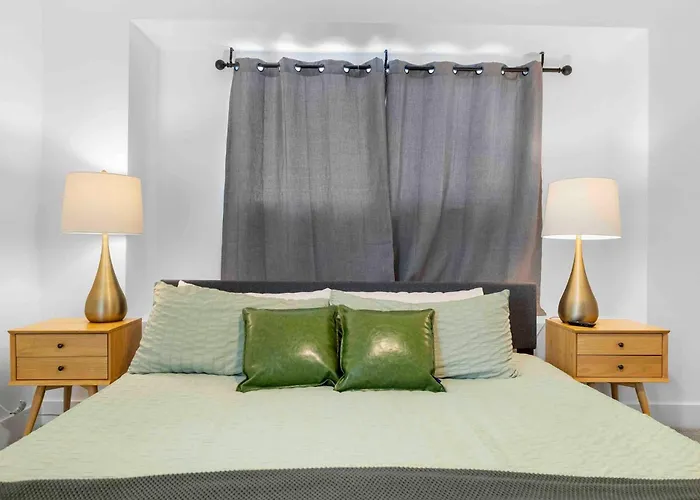Holiday home Serene Oasis Escape W/pool+spa Heart Of