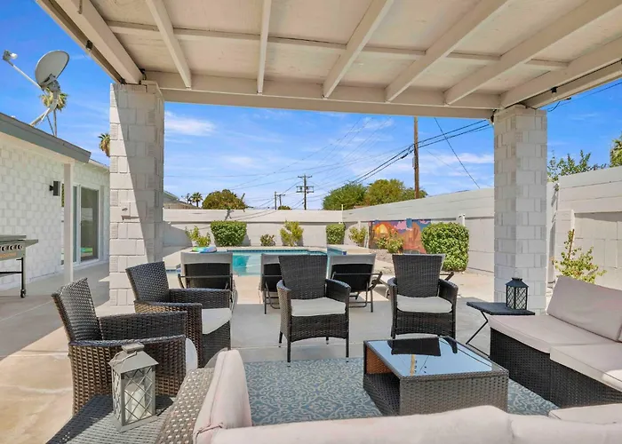 Holiday home Serene Oasis Escape W/pool+spa Heart Of